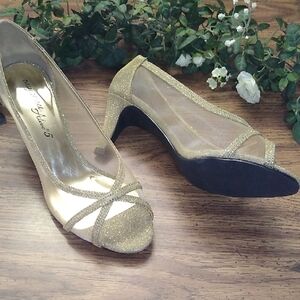 Gold Stiletto Heels with Strappy Design Size 8WW